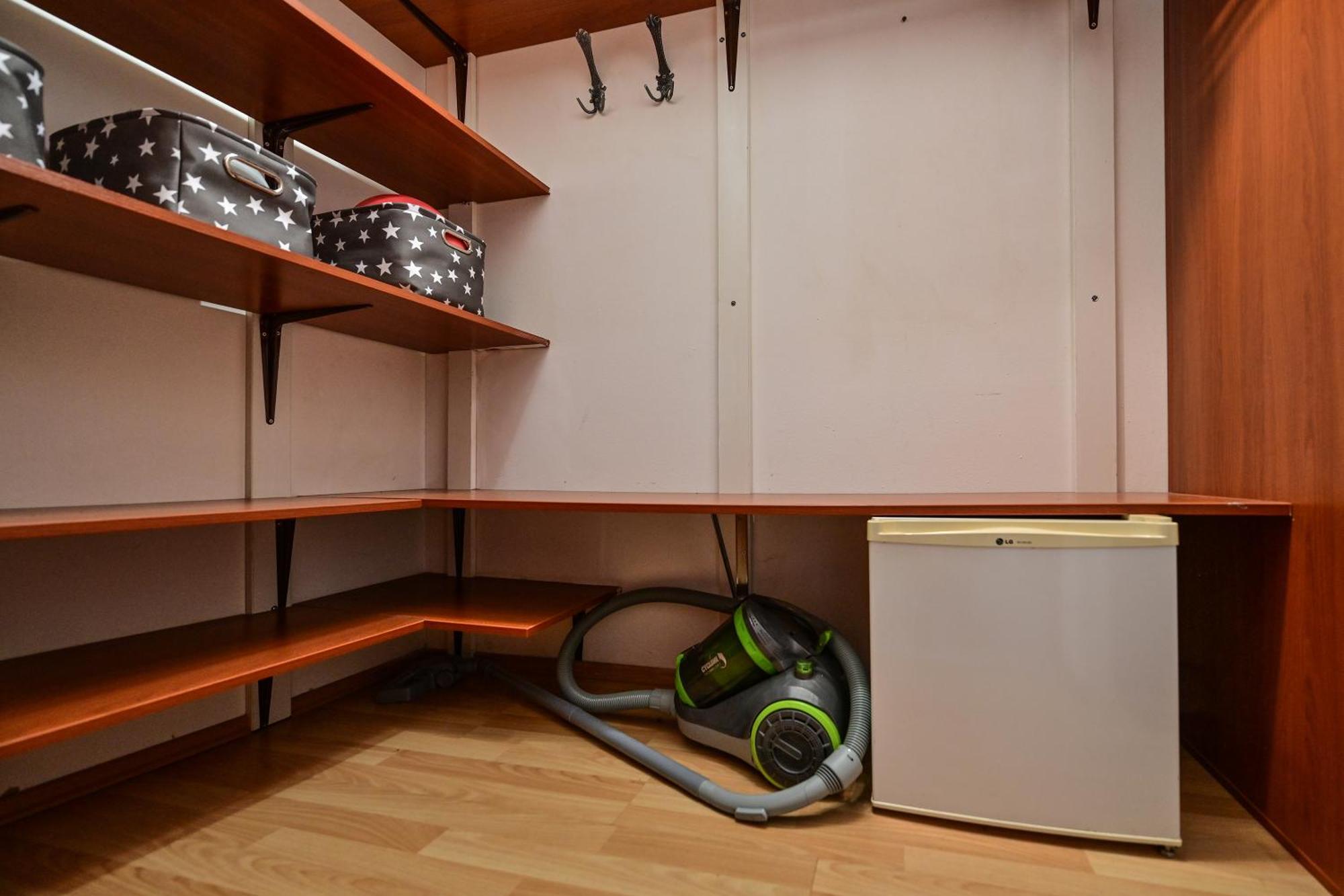 Bohemian Rhapsody Apartment โรวีน ภายนอก รูปภาพ
