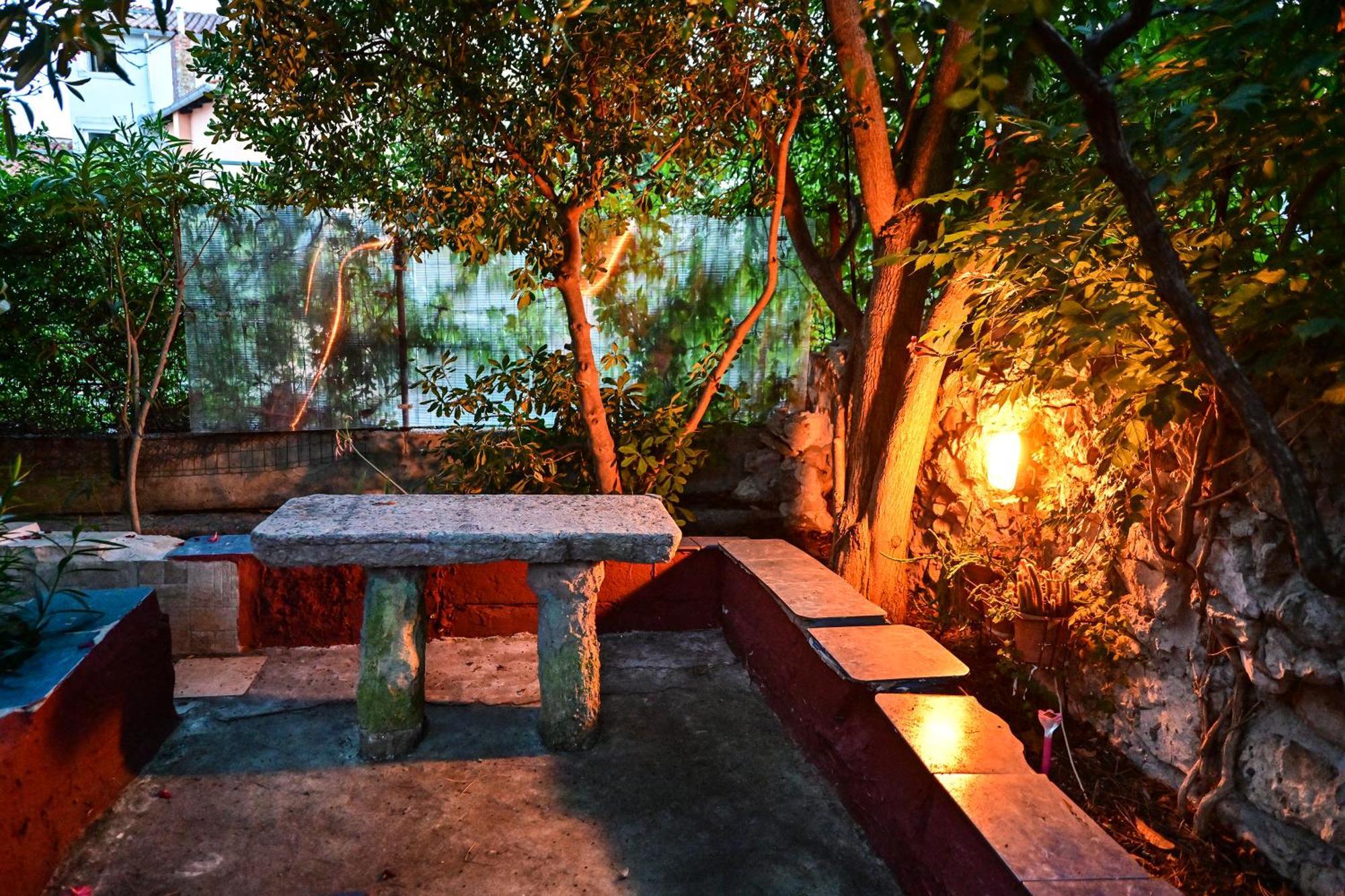 Bohemian Rhapsody Apartment โรวีน ภายนอก รูปภาพ