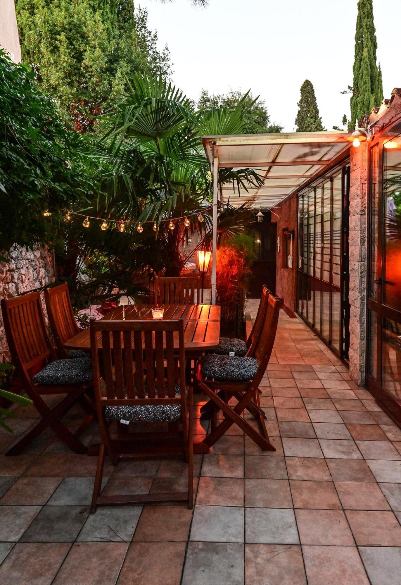 Bohemian Rhapsody Apartment โรวีน ภายนอก รูปภาพ